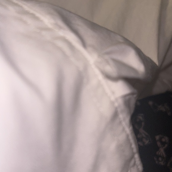 Maybe worn once, GAP tailored white button up shirt with tiny hole on right cuff - Picture 11 of 11